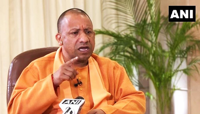 CM Yogi का बड़ा दावा: अखिलेश नहीं चाहते आजम खान जेल से बाहर आएं, बताई ये वजह